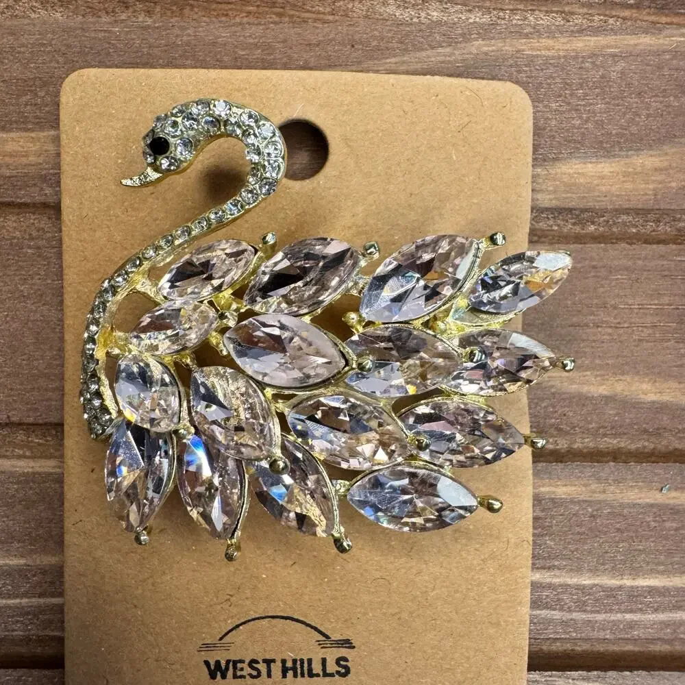 Beautiful Swan Pin White Jewelry Brooch Fashion Jewelry FAST SHIP